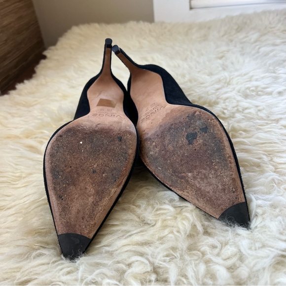 Elegant Black Suede Heels - Picture 8 of 8